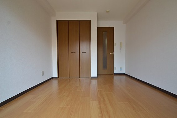 神戸市灘区天城通１丁目の賃貸マンションの居間・リビング