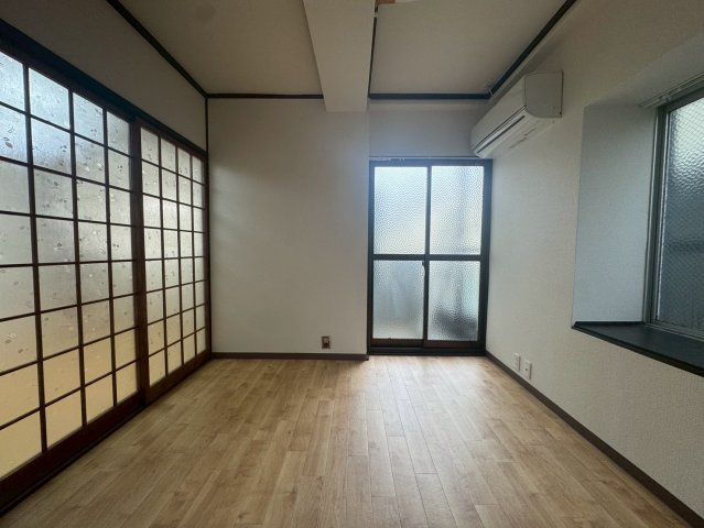 神戸市東灘区本山北町３丁目の賃貸マンションの居間・リビング