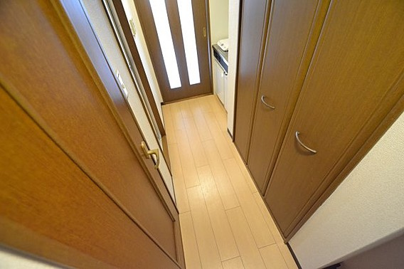 神戸市灘区岩屋北町３丁目の賃貸マンションの居間・リビング