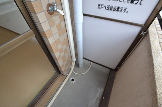 神戸市灘区岩屋北町３丁目の賃貸マンションのバルコニー