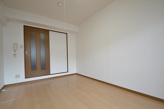 神戸市灘区岩屋北町３丁目の賃貸マンションの居間・リビング