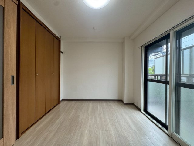 神戸市東灘区本山北町３丁目の賃貸マンションの居間・リビング