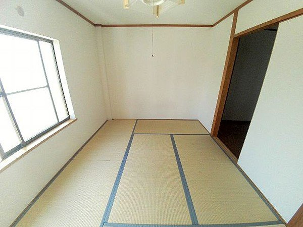 神戸市東灘区深江本町３丁目のアパートの和室