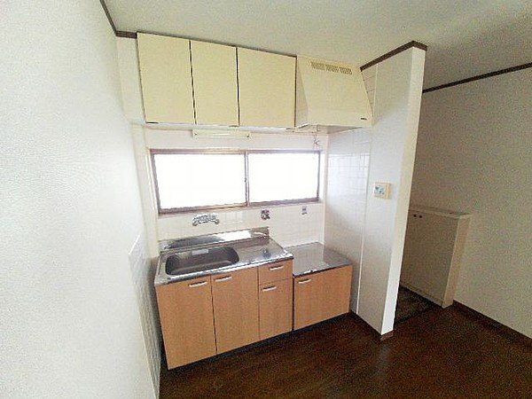 神戸市東灘区深江本町３丁目のアパートのキッチン