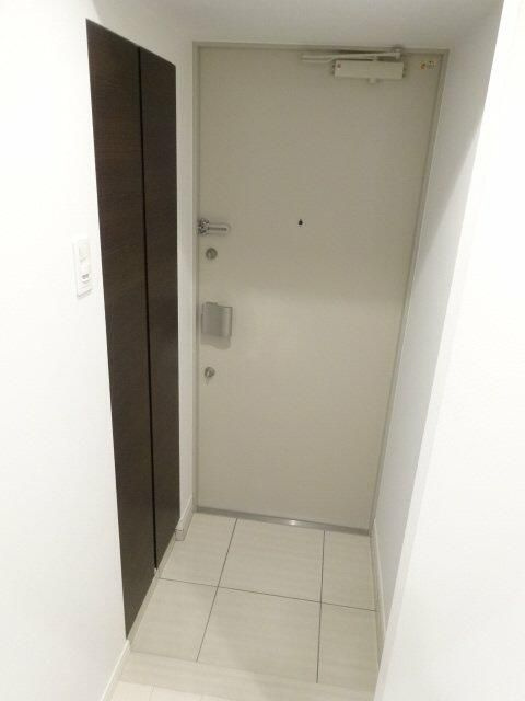 ディアレイシャス上野浅草の玄関