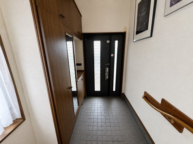中央美咲町1丁目　中古戸建の玄関|※プライバシー保護のため物消し修正を行っております