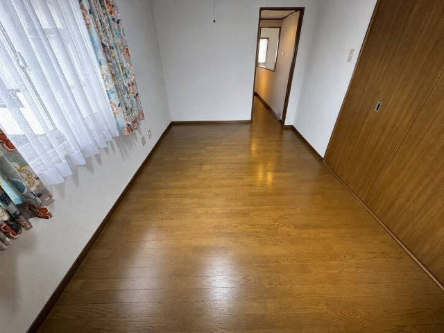中央美咲町1丁目　中古戸建の洋室|※プライバシー保護のため物消し修正を行っております
