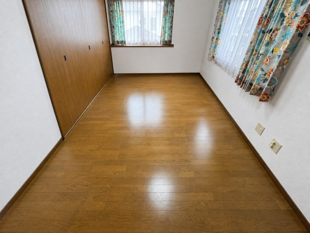 中央美咲町1丁目　中古戸建の洋室|※プライバシー保護のため物消し修正を行っております