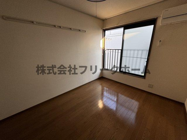武蔵野市境南町２丁目のアパートの寝室