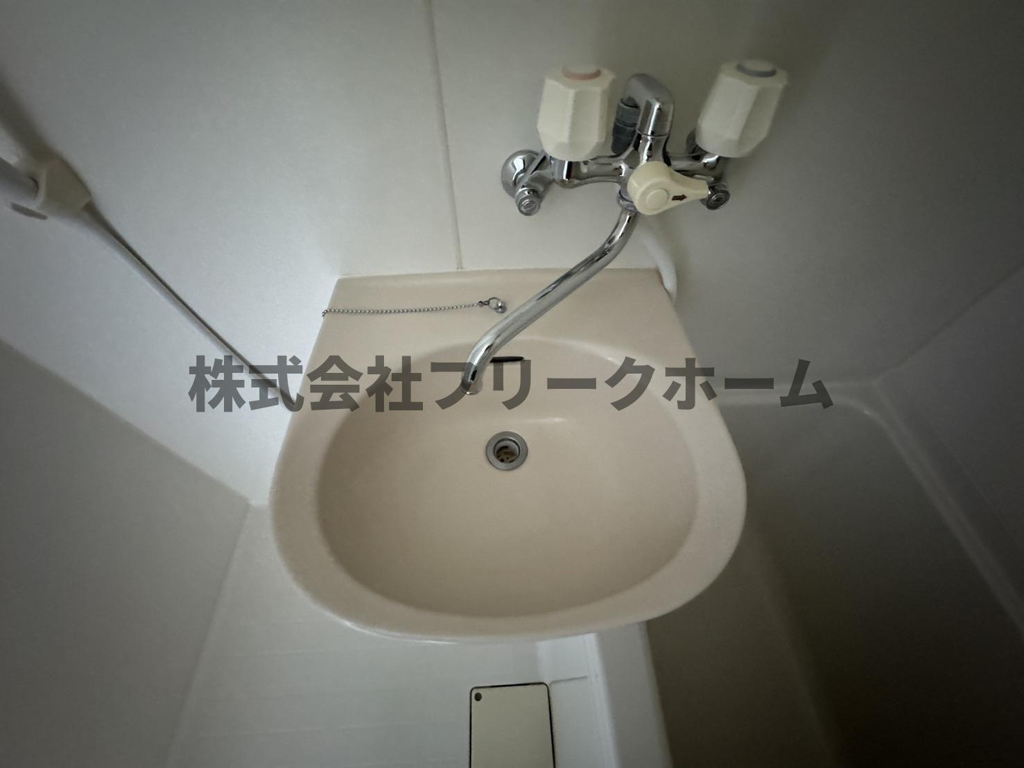 武蔵野市境南町２丁目のアパートの洗面所