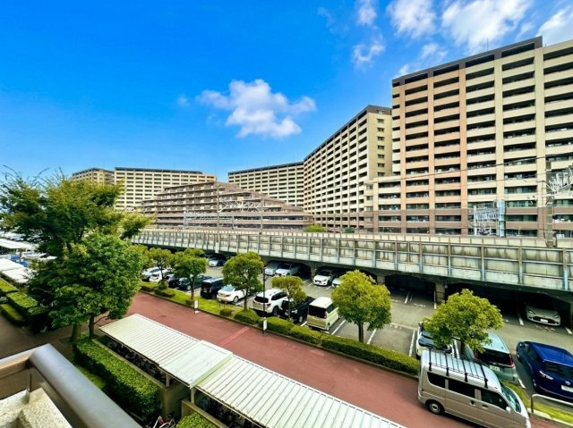コープ野村バードウッド鶴見弐番館の展望|落ち着いた環境の中で、穏やかな景色を楽しめます。