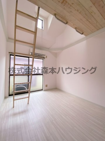 【洋室】 | 　アイリス野崎 | きれいな洋室です