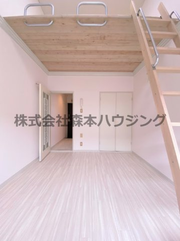 【洋室】 | 　アイリス野崎 | 広々とした洋室です