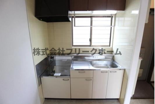 武蔵野市中町３丁目のアパートのキッチン