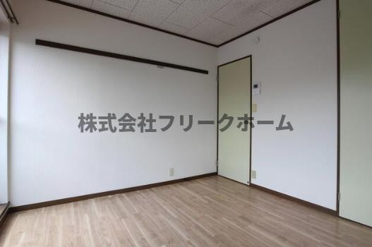 武蔵野市中町３丁目のアパートの寝室
