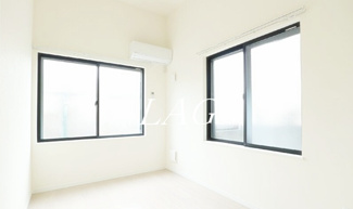 【居間・リビング】 | ＥＡＳＥ | 洋室のお部屋です。