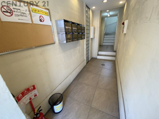 マンションハヤ今津のエントランス