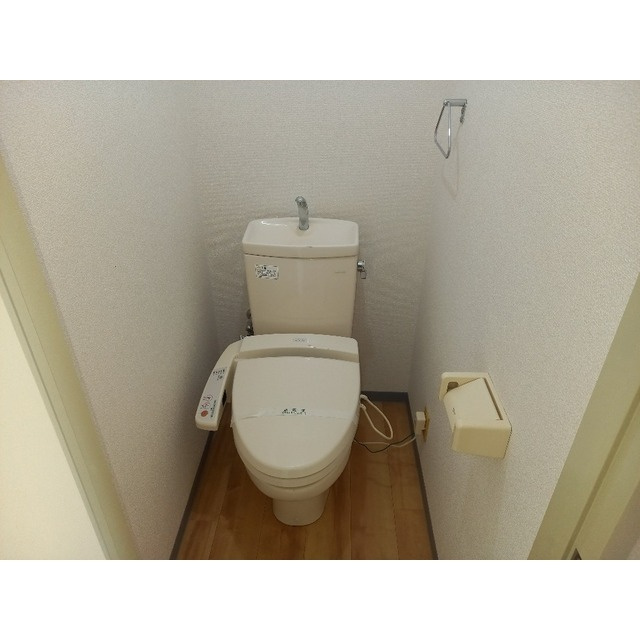 第2成城島田マンションのトイレ|ゆったりとした空間のトイレです