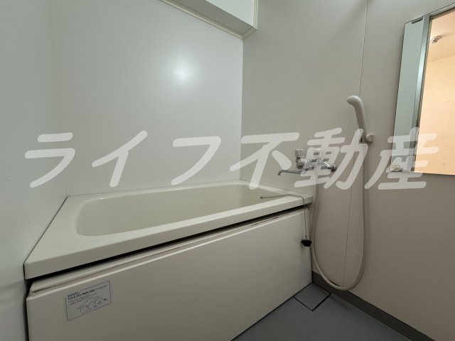 ロイヤルマツイの浴室|落ち着いた空間のお風呂です