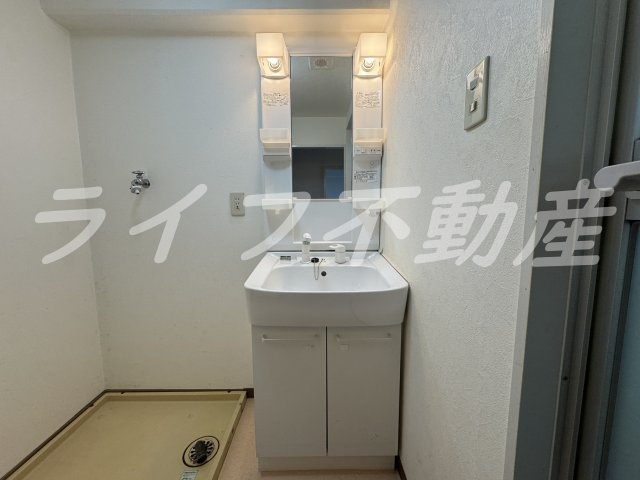 ロイヤルマツイの洗面所|スペースが確保できる洗面所です