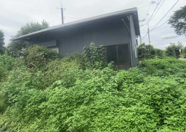 【外観】 | 家を建てる前提で土地を探している場合、地盤の丈夫さは譲れない条件の一つです。地盤が脆弱だと追加工事が必要となります。また、過去に地盤沈下や液状化現象を起こした土地は、できるだけ避けた方がいいでしょう。