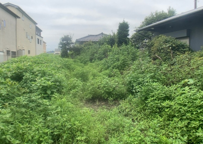 【外観】 | 人が暮らすうえで日光は大切な要素となります。日当たりの良さは譲れないポイントですね。併せて近くに大きな建築物の建築予定がないか、あるいはそれが可能な土地が近くにないか事前に確認することもお勧めします。