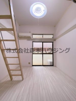 【洋室】 | 　アイリス野崎 | 明るい洋室です