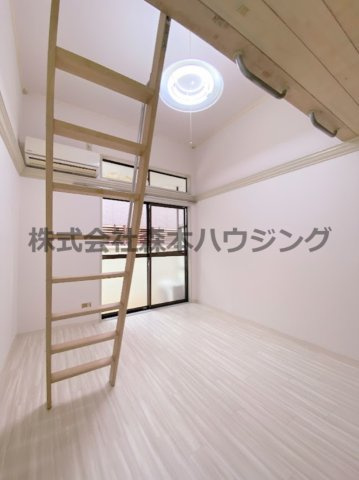 【洋室】 | 　アイリス野崎 | きれいな洋室です