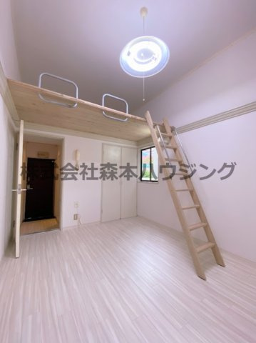 【洋室】 | 　アイリス野崎 | 使い勝手のいい洋室です