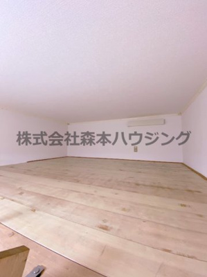 【寝室】 | 　アイリス野崎 | ロフトスペースです