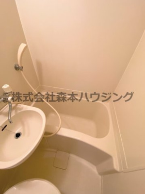 【浴室】 | 　アイリス野崎 | 落ち着いた空間のお風呂です