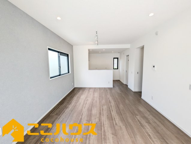 西原町我謝　RC住宅　新築戸建て　全3棟　A号棟の居間・リビング|LDK17.5帖
