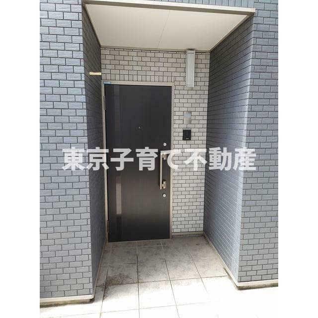 ヒカリテラス文京千石の玄関