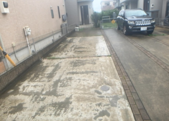 【庭】 | 庭のある家に住むことのメリットとして、子どもたちの遊び場を確保できること、ガーデニングや家庭菜園を楽しめること、明るさを確保できることがあります。また、配置を工夫することでプライバシーが確保できます。