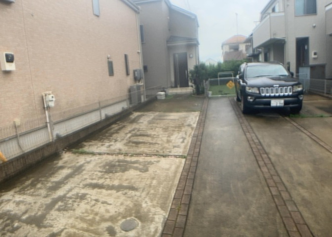 【駐車場】 | 駐車場と明記されていても、最小スペースでつくられた駐車場だと大型車は駐車できなかったり、出入りしにくくなったりする可能性があります。お車のサイズと購入したい物件の駐車場のサイズを現地で確認しましょう。