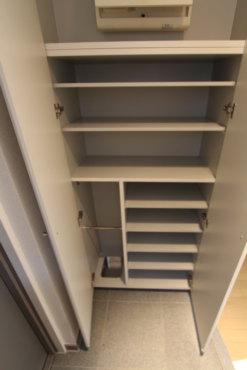プライムアーバン番町の玄関|シューズボックス※参考写真