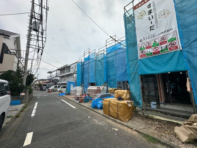 八王子市　暁町　新築戸建て　０１期の前面道路含む現地写真