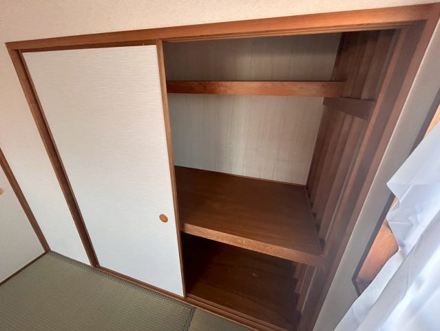豊中市曽根西町２丁目の賃貸マンションの収納