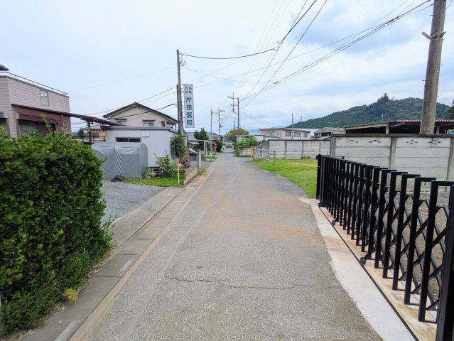 【前面道路含む現地写真】 | 秩父市下影森　ワイドバルコニー　4DK