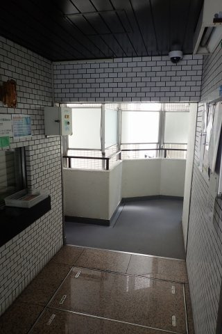 ペガサスマンション白山のエントランス