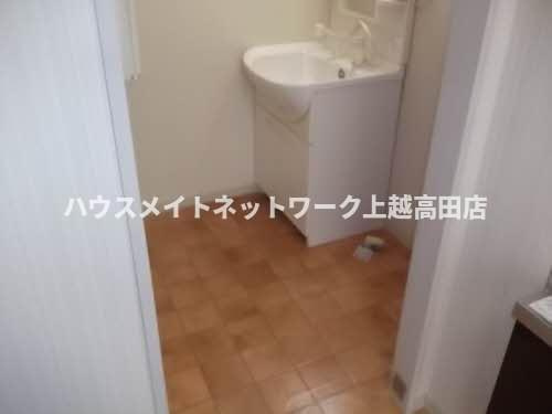 ハイツピースフルの洗面所|洗髪洗面化粧台・洗濯機置場