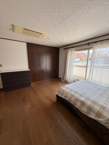 池之端四丁目戸建の洋室