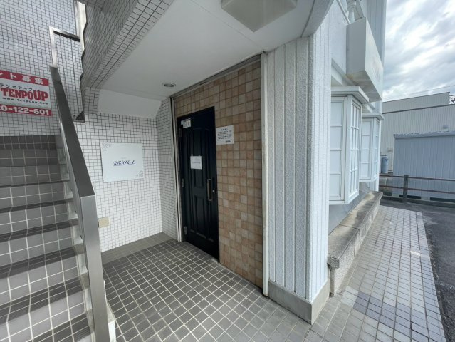 第一シバタビルのエントランス