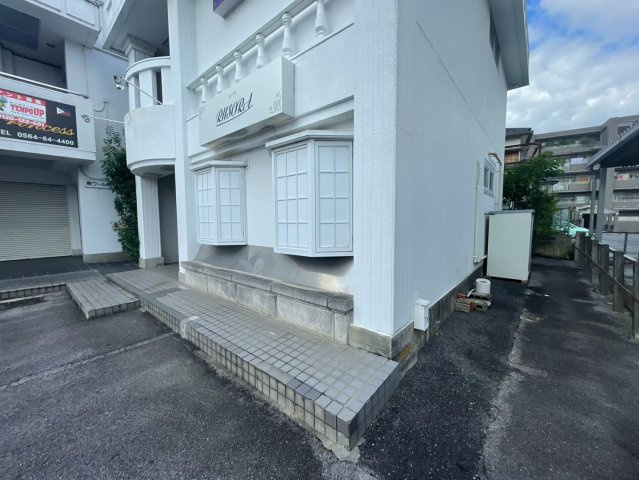 第一シバタビルの駐車場