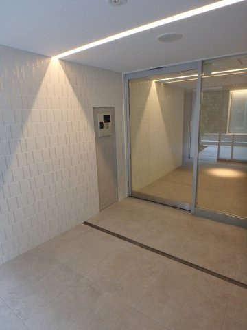 エルスタンザ文京湯島のエントランス