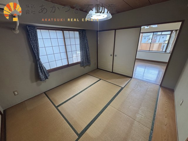 エメラルドマンション東加古川の和室