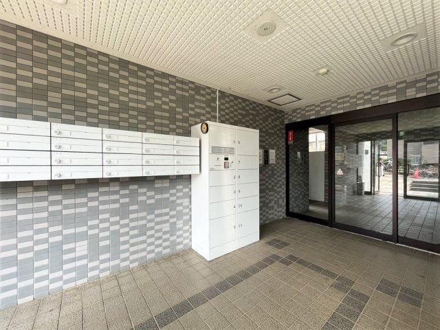 ヴィブレ梶ヶ谷のエントランス