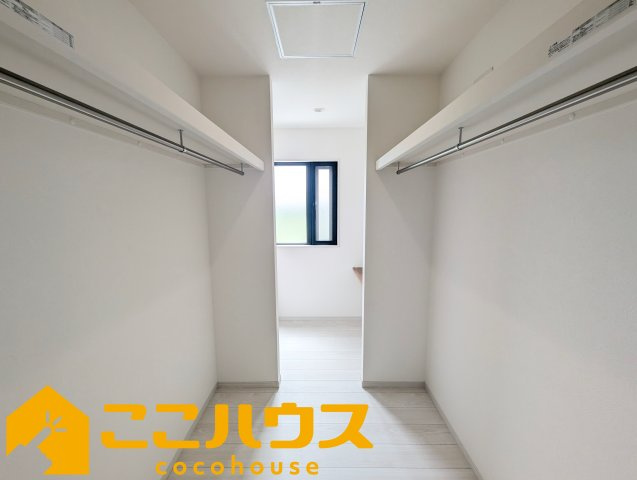 西原町我謝　RC住宅　新築戸建て　全3棟　B号棟の収納|ファミリークローゼット