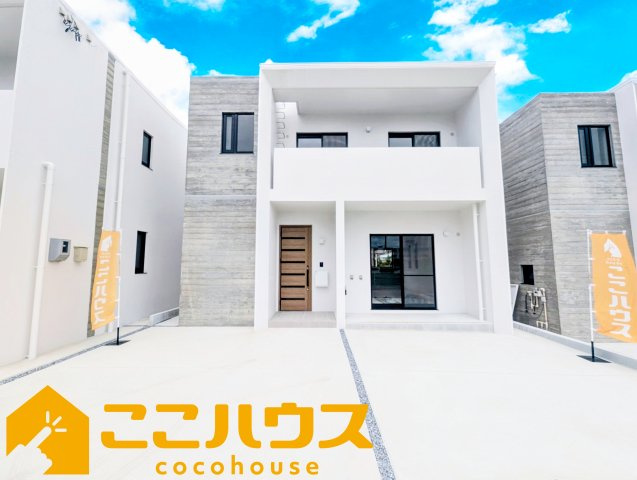 西原町我謝　RC住宅　新築戸建て　全3棟　B号棟の外観|駐車スペース3台

