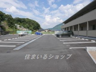 セジュール長居　Ｅ棟の駐車場